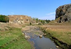 Proiectul “Să îngrijim râuleţele mici împreună cu beneficiarii lor!”